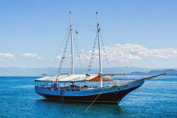 Angra dos Reis Island Exploration Cruise