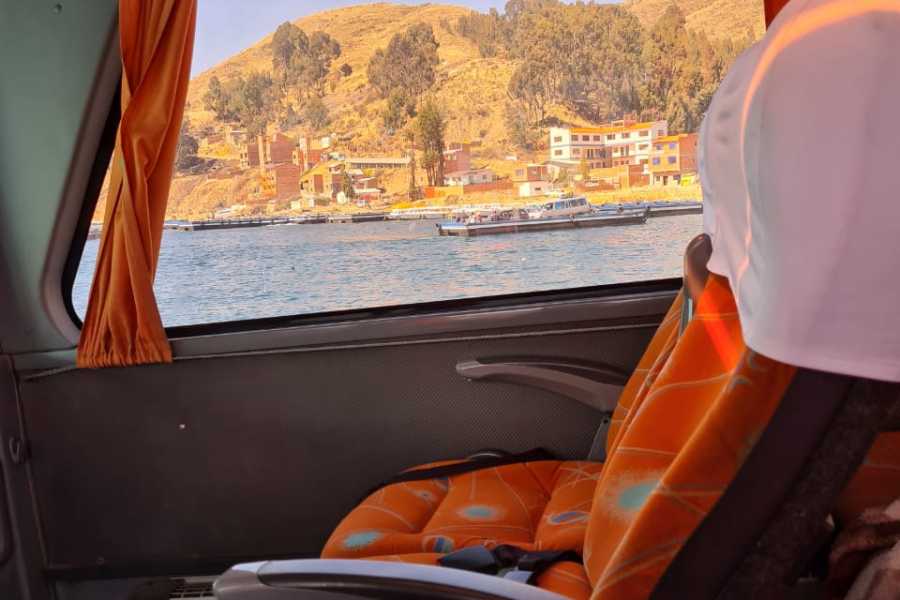 buhostours Bus La Paz - Copacabana + Hotel pick up (center)