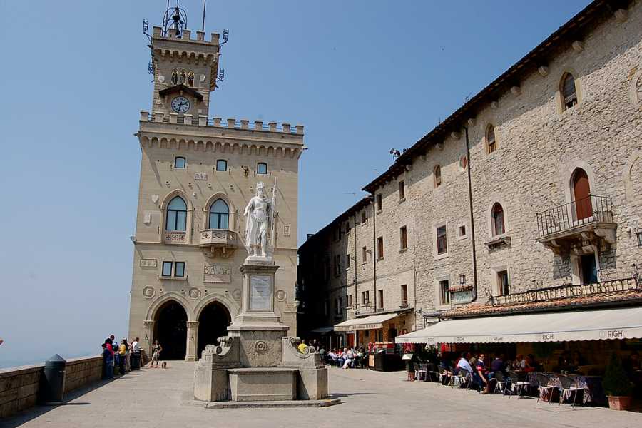 Italy on a Budget tours RIMINI & SAN MARINO - Beach & Party tour