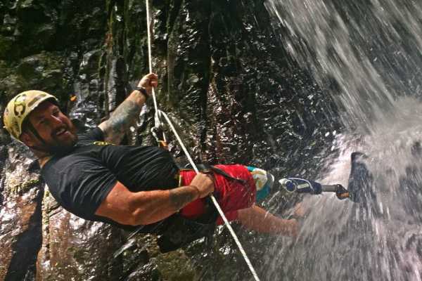 SHARE CANYONING TOUR
