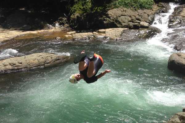 SHARE CANYONING TOUR