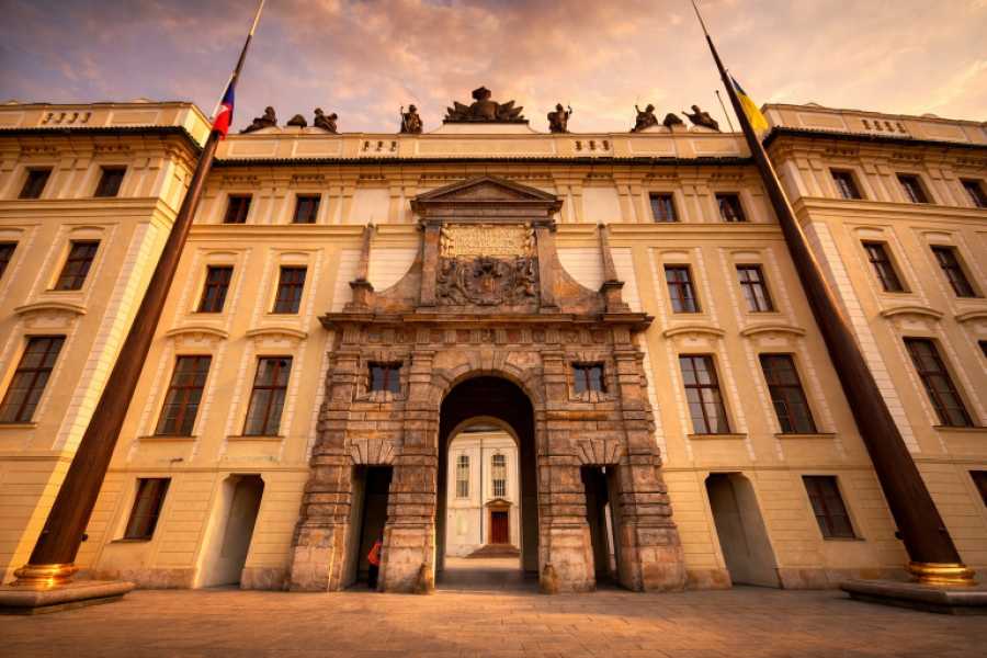 Turistico s.r.o. Tour del Castillo de Praga con entradas
