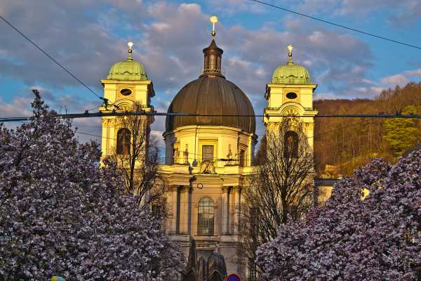 Sightseeing Tour with Palace Hellbrunn
