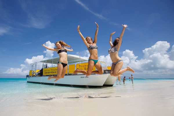 CORPORATE & GROUP BOATING CHARTERS