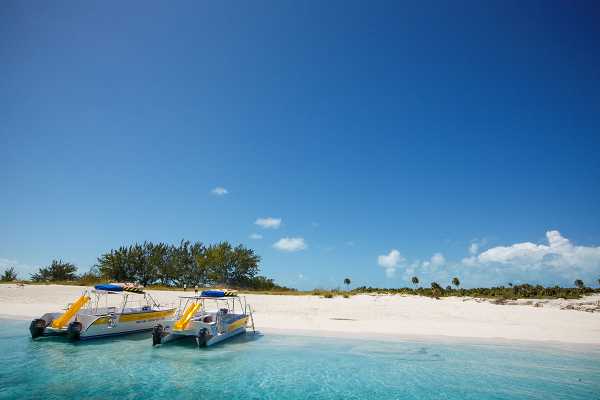 CORPORATE & GROUP BOATING CHARTERS