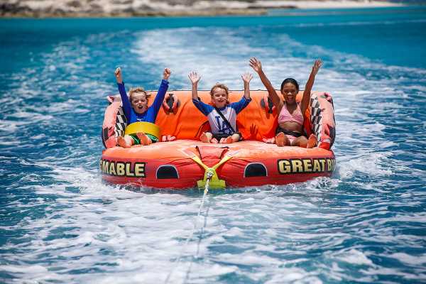 CORPORATE & GROUP BOATING CHARTERS