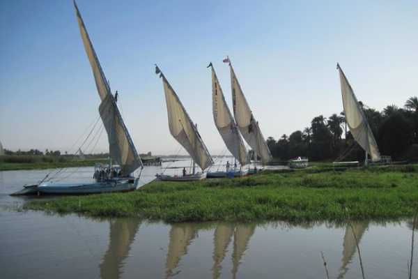 Sunset sailboat trip with Banana island