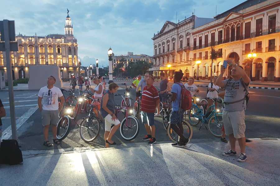 Cubyke Travel Die Bucht von Havanna bei Nacht - Halber Tag - PRIVAT