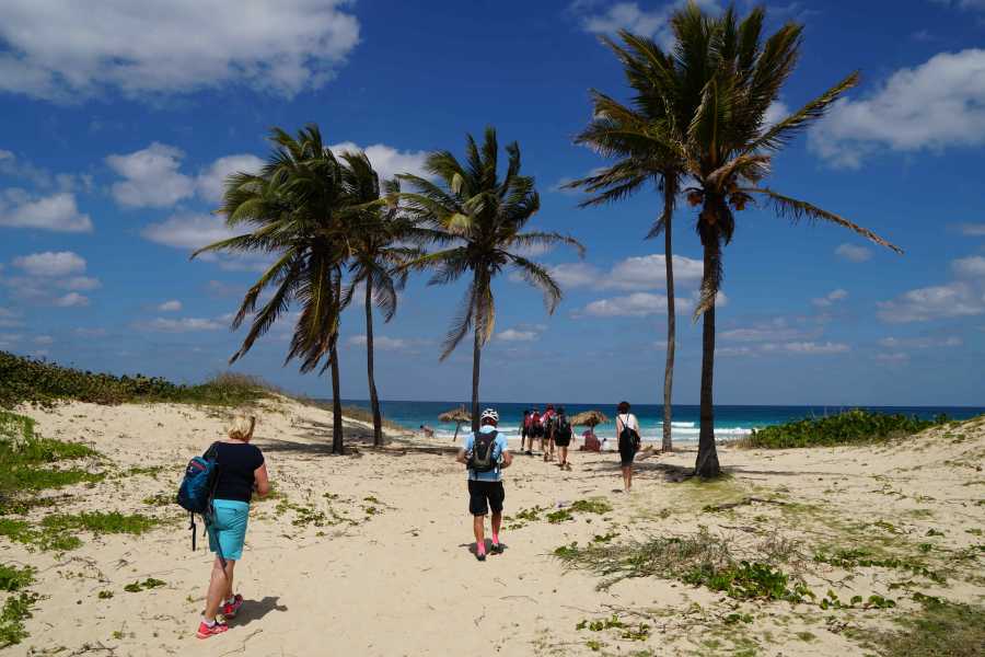 Cubyke Travel Let's go to the beach! - Full Day - PRIVATE