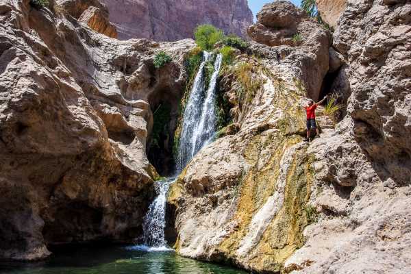 Wadi Tiwi and Turtle Beach
