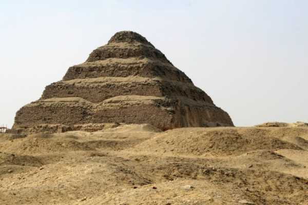 Day Tour to Giza Pyramids and Saqqara from Cairo