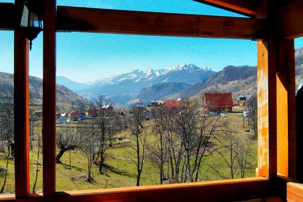 Via Dinarica's Mediterranean and inland route from Croatia to Bosnia