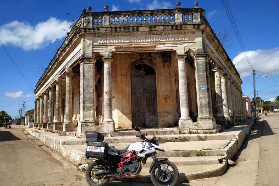 Cubyke Travel Einzigartige Kombi mit E-Bike und BMW-Enduro - PRIVAT