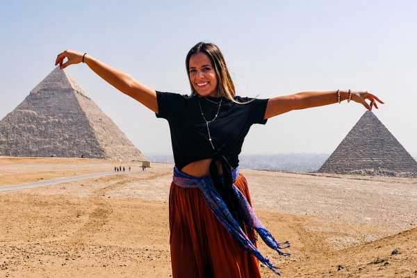 Short layover tour to Giza pyramids and Sphinx