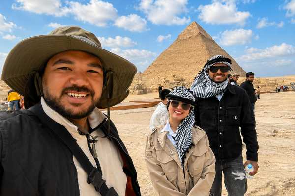Short layover tour to Giza pyramids and Sphinx