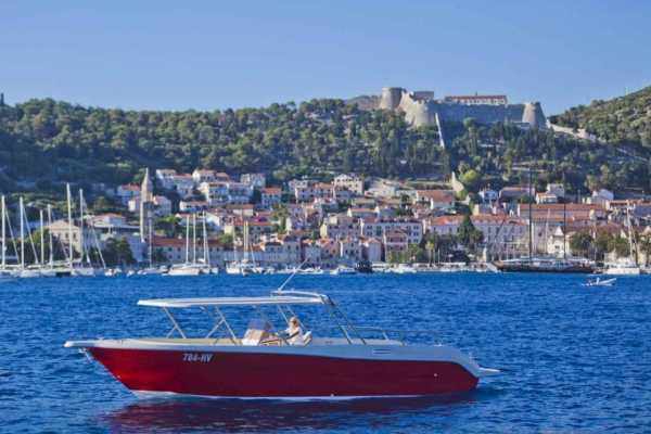 Blue cave excursion / Kabina boats