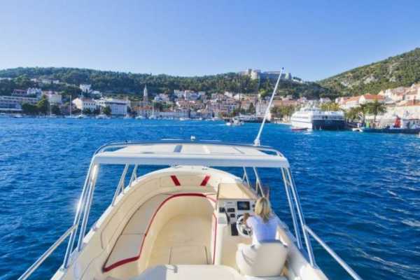Blue cave excursion / Kabina boats