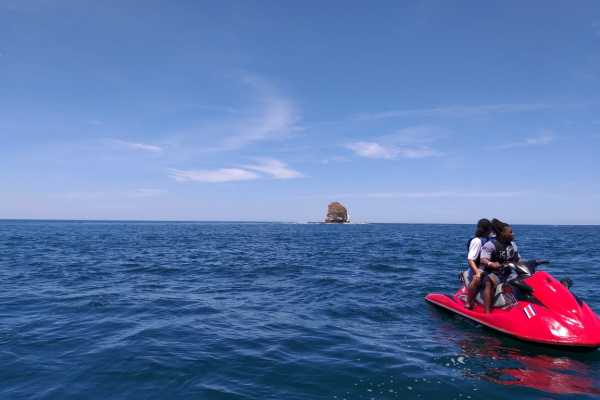 Catalinas Islands Jet Ski and Snorkel Tour