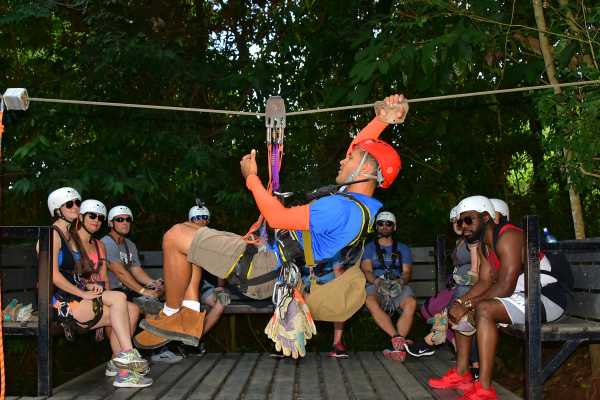 Canopy Zip-Line Tour Los Sue&ntilde;os