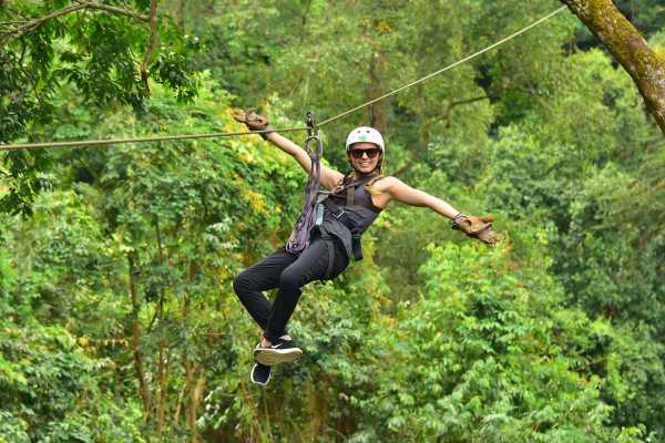 Canopy Zip-Line Tour Los Sue&ntilde;os