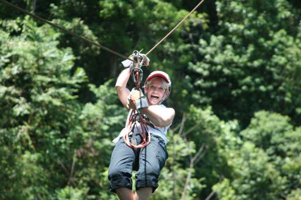Canopy Zip-Line Tour Los Sue&ntilde;os