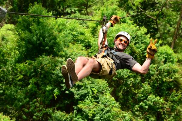Canopy Zip-Line Tour Los Sue&ntilde;os
