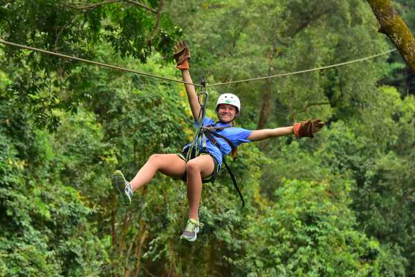 Canopy Zip-Line Tour Los Sue&ntilde;os