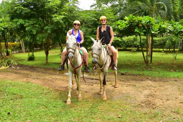 Horseback Riding Tour Los Sue&ntilde;os