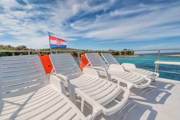 Boat excursion Pakleni islands / Joan