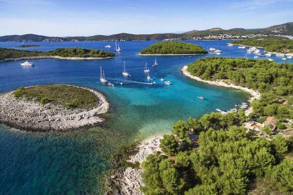 Boat excursion Pakleni islands / Joan