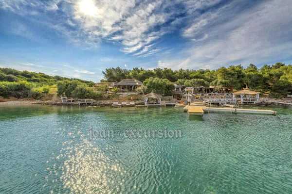 Boat excursion Pakleni islands / Joan