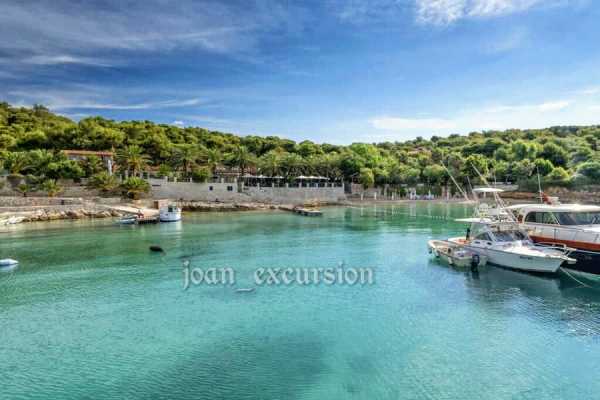 Boat excursion Pakleni islands / Joan