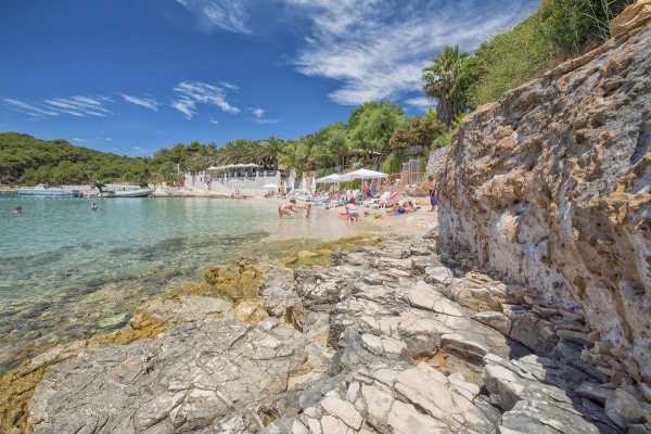 Boat excursion Pakleni islands / Joan