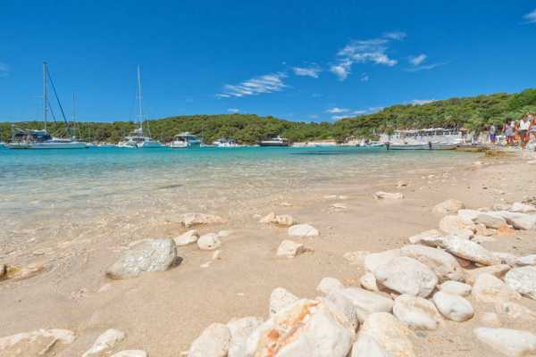 Boat excursion Pakleni islands / Joan