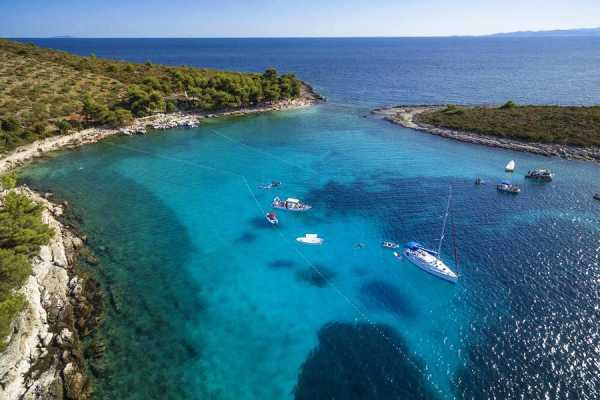 Boat excursion Pakleni islands / Joan