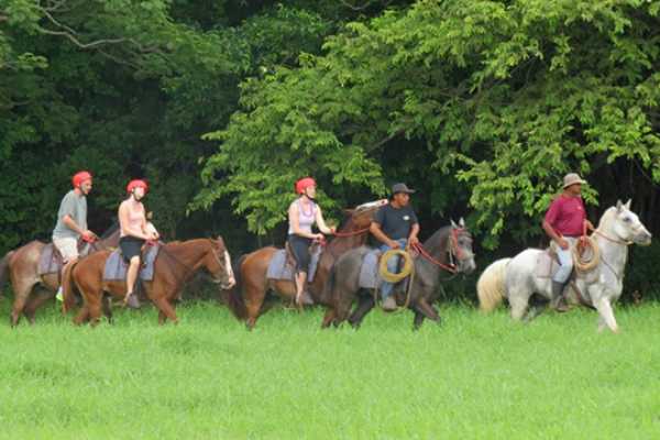 Horseback Riding at Pura Aventura