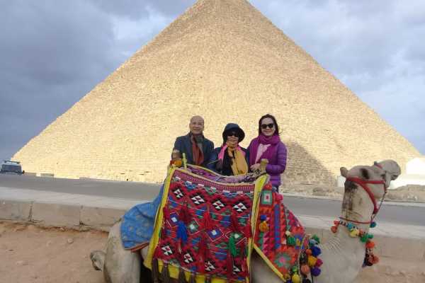 Half Day Tour Pyramids of Giza and Sphinx small group