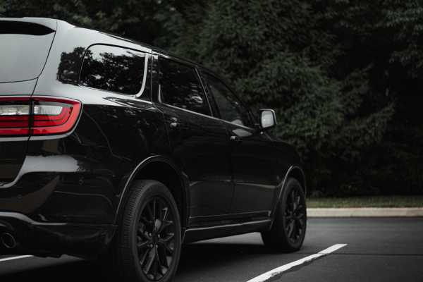 Mitsubishi Montero Avis SUV Rental