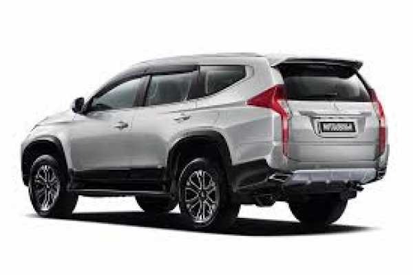 Mitsubishi Montero Avis SUV Rental