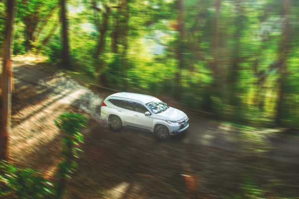 Mitsubishi Montero Avis SUV Rental