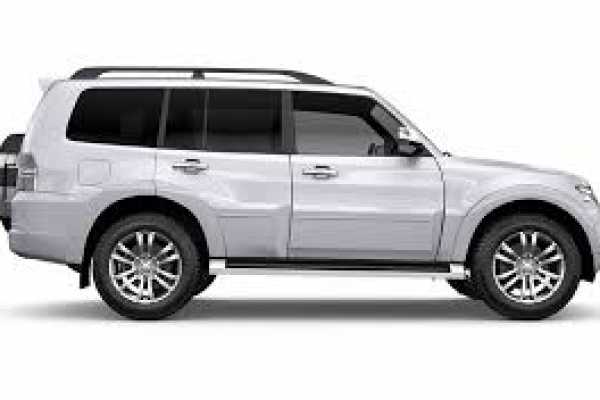 Mitsubishi Montero Avis SUV Rental
