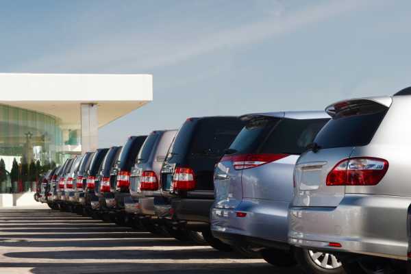 Mitsubishi Montero Avis SUV Rental