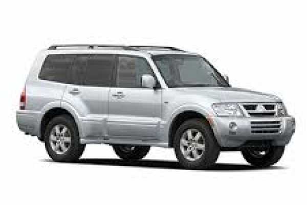Mitsubishi Montero Avis SUV Rental
