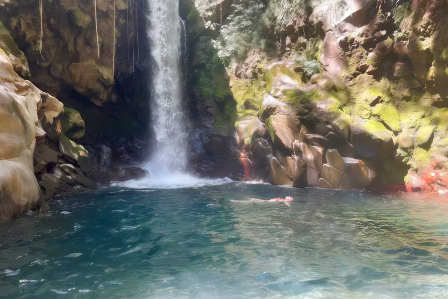 Tour Guanacaste La Orop&eacute;ndola Hot Springs and Waterfalls