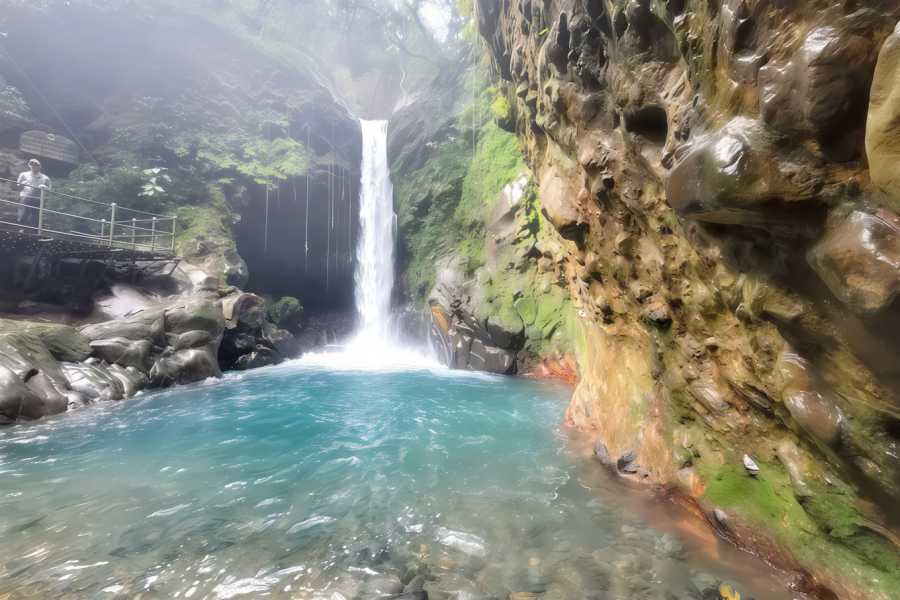 Tour Guanacaste La Orop&eacute;ndola Hot Springs and Waterfalls