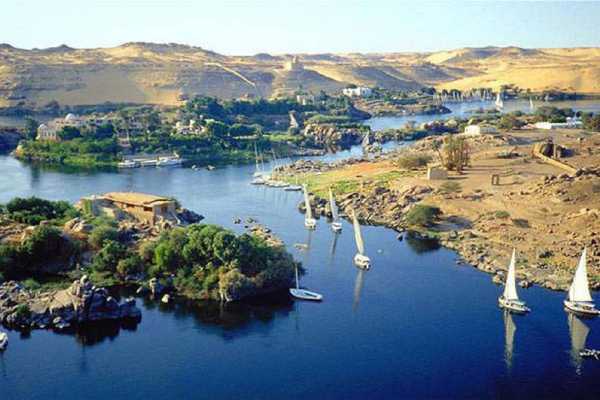 Private transfer from Aswan to Marsaalam airport