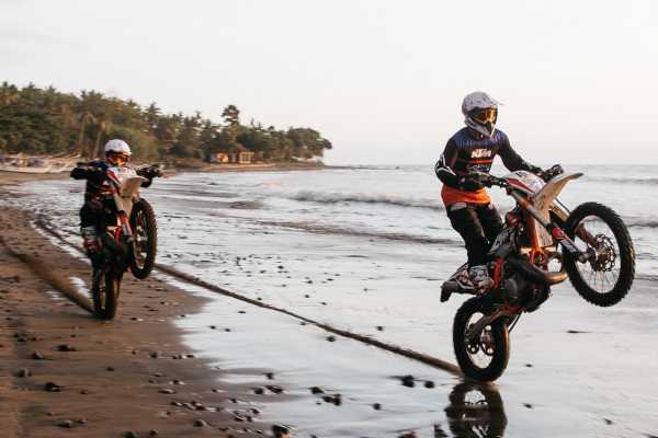 Single Track Dirt Bike Mountain Tour