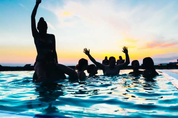 Beach and Pool Crawl Party Bus Tour