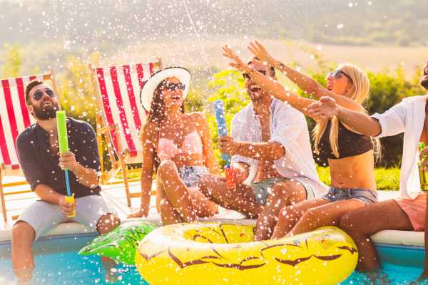 Beach and Pool Crawl Party Bus Tour