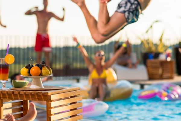 Beach and Pool Crawl Party Bus Tour